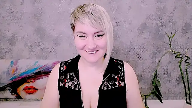 Djullia Chat XXX in diretta