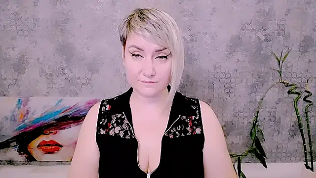 Djullia Adlı Modelin Canlı XXX Sohbeti