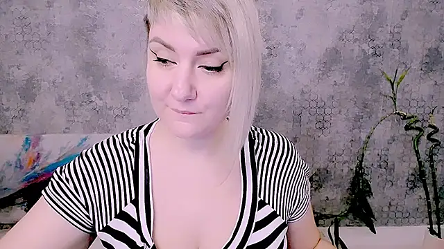 Djullia Live XXX-chat