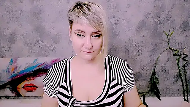 Djullia's Live XXX Chat
