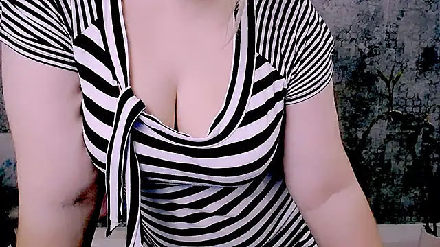 Djullia – Live XXX-chat