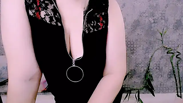 Djullia Chat XXX in diretta