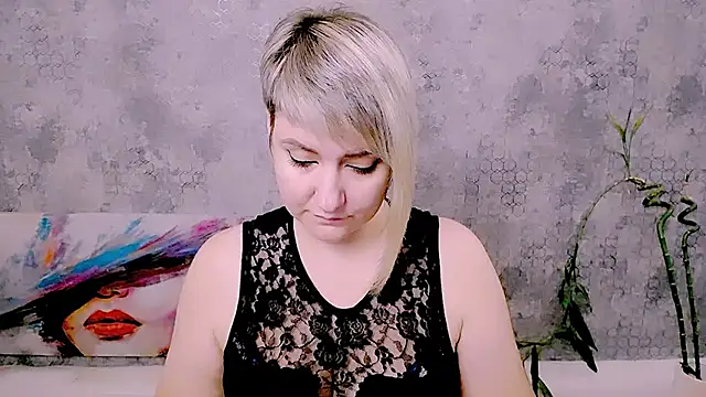 Djullia Chat XXX in diretta