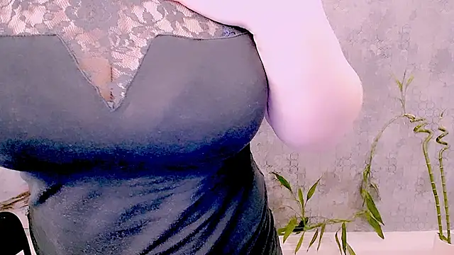 Djullia Chat XXX live