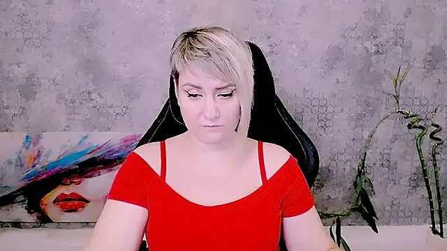 Djullia Adlı Modelin Canlı XXX Sohbeti