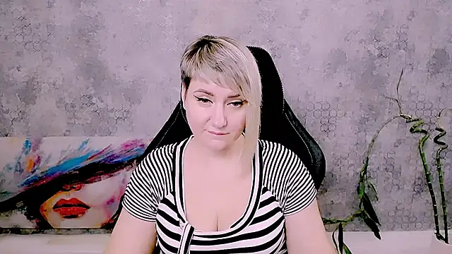 Djullia's Live XXX Chat