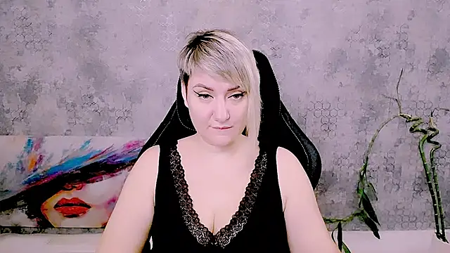 Djullia Chat XXX in diretta