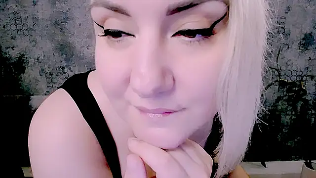 Djullia Live XXX-Chat