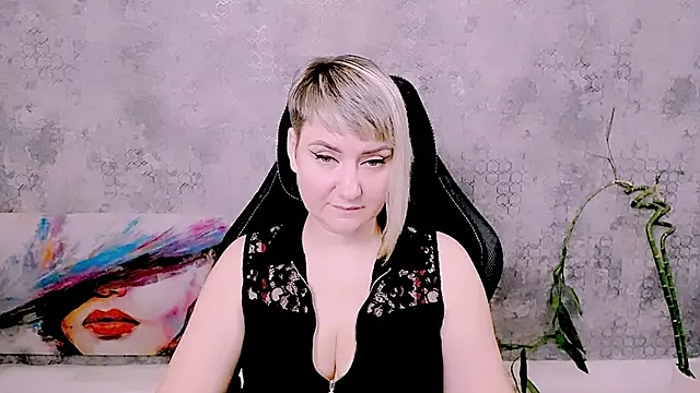 XXX chat uživo modela Djullia