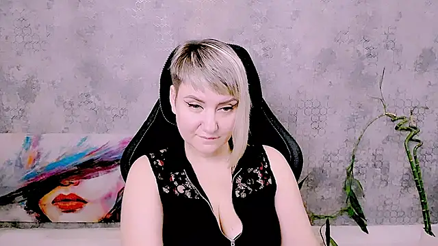 Djullia's Live XXX Chat
