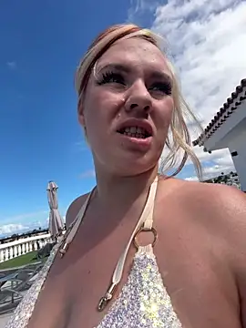 AnjaAmelia Show in webcam