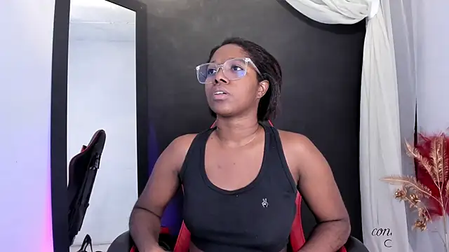 XXX chat uživo modela connywellss