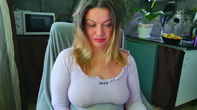 Živý XXX chat MishaMILF
