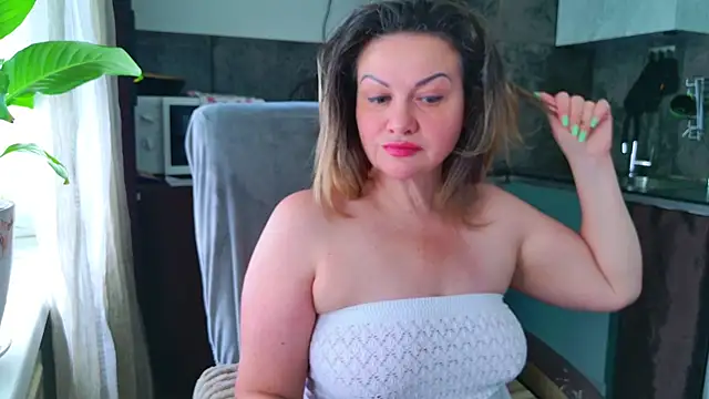 MishaMILF's Live XXX Chat