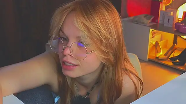 sinteas Adlı Modelin Canlı XXX Sohbeti