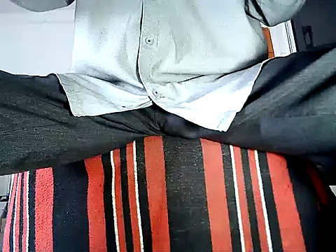 manan28 Show Webcam