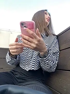 KrisMagnoly Live XXX-Chat