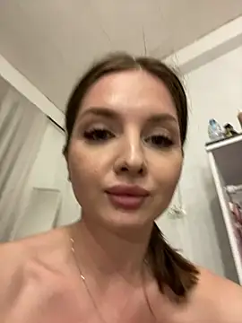 KrisMagnoly Adlı Modelin Canlı XXX Sohbeti
