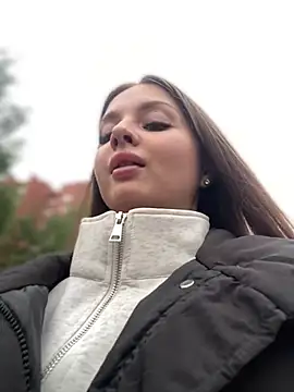 KrisMagnoly Adlı Modelin Canlı XXX Sohbeti