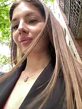KrisMagnoly Chat XXX live