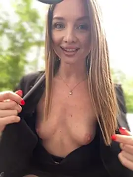 KrisMagnoly's Live XXX Chat