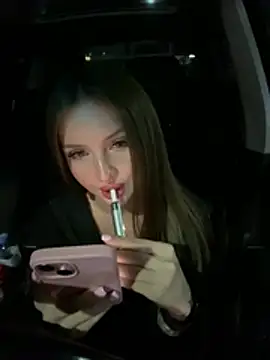 KrisMagnoly's Live XXX Chat