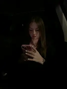 KrisMagnoly XXX чат на живо