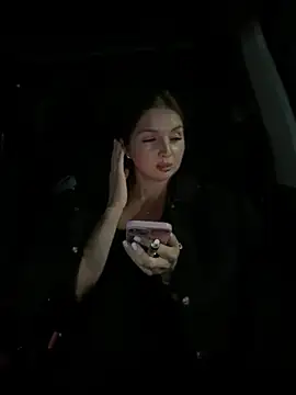 צ'אט XXX בשידור חי של KrisMagnoly
