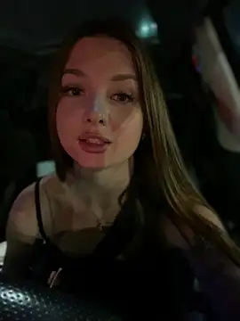 KrisMagnoly Chat XXX in diretta