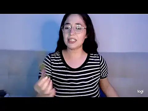 Chat XXX en directo de Elina_Rose888