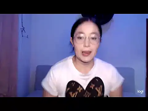 Elina_Rose888: διαδικτυακό σόου στην κάμερα