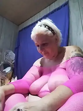צ'אט XXX בשידור חי של davisdesires@xh