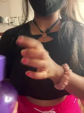 mysterious_Divya élő XXX-chatje