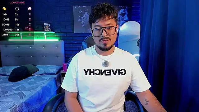 DaviidEvans_ Show in webcam