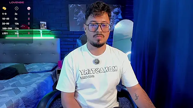 DaviidEvans_ Show in webcam