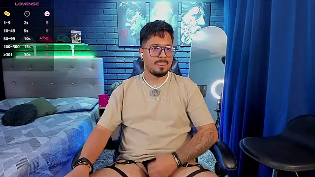 DaviidEvans_ Show in webcam