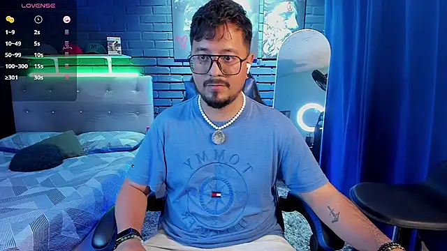 DaviidEvans_ Show in webcam
