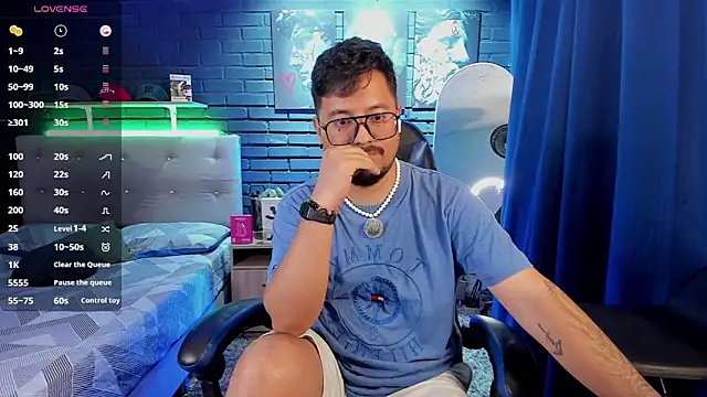 DaviidEvans_ Show in webcam