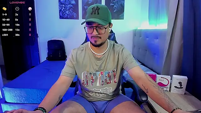 DaviidEvans_ Show in webcam