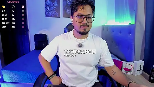DaviidEvans_ Show in webcam