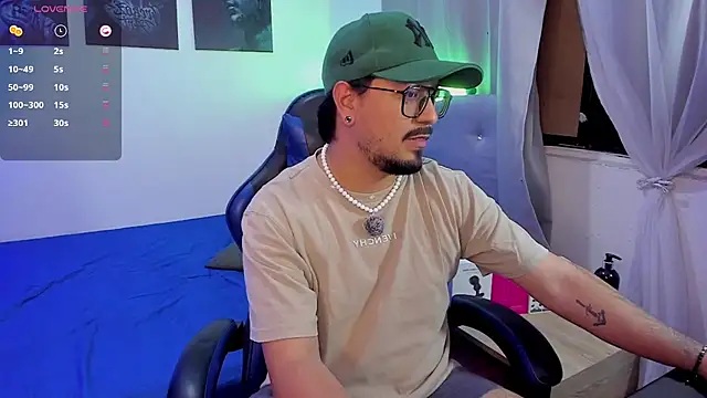 DaviidEvans_ Show in webcam
