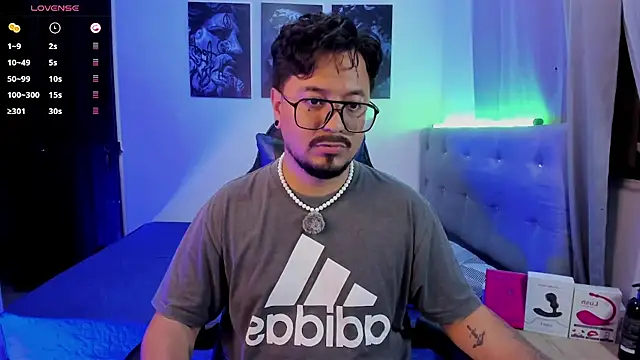 DaviidEvans_ Show in webcam