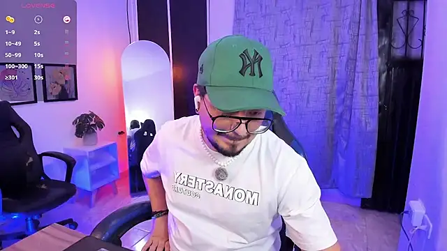 DaviidEvans_ Show in webcam
