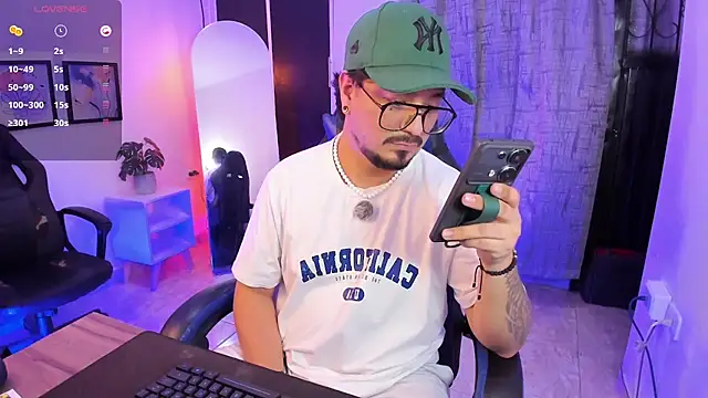 DaviidEvans_ Show in webcam