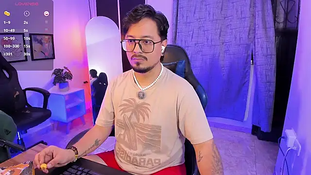 DaviidEvans_ Show in webcam