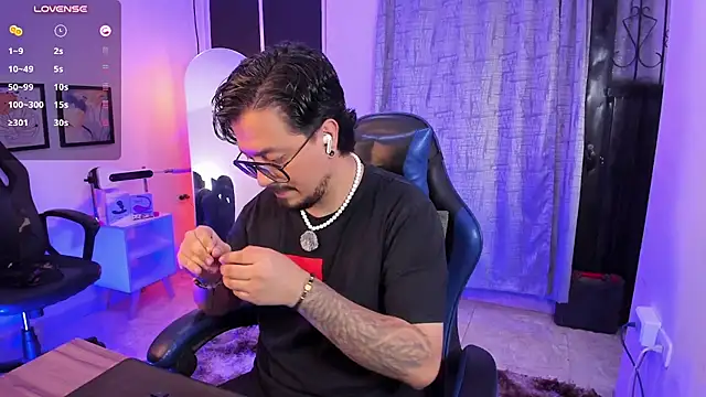 Pokazy przed kamerką – DaviidEvans_