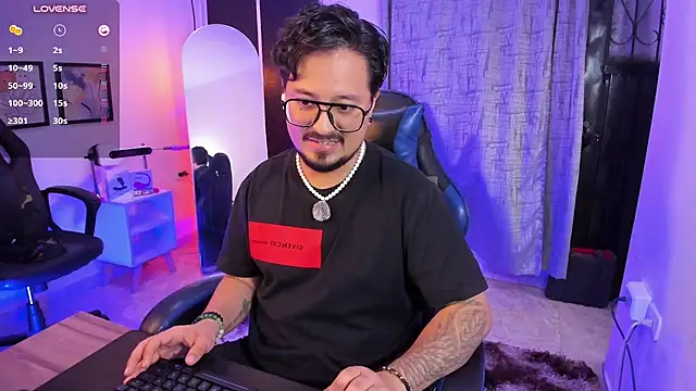 DaviidEvans_ Show in webcam