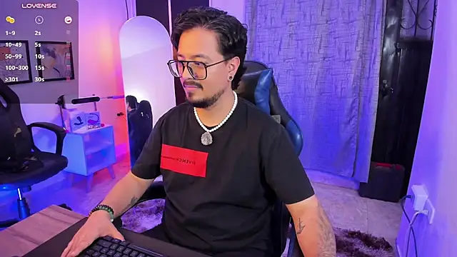 DaviidEvans_ Show in webcam