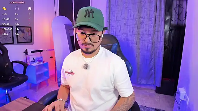 DaviidEvans_ Show in webcam