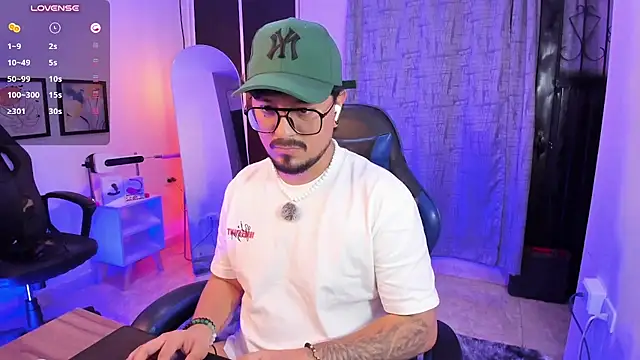 DaviidEvans_ Show in webcam